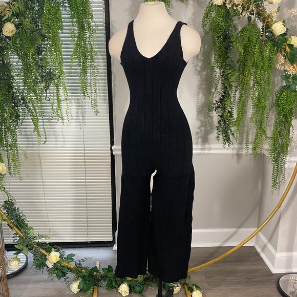 Weekend Stories | Vizelle Knit Jumpsuit - Picture 1 of 6